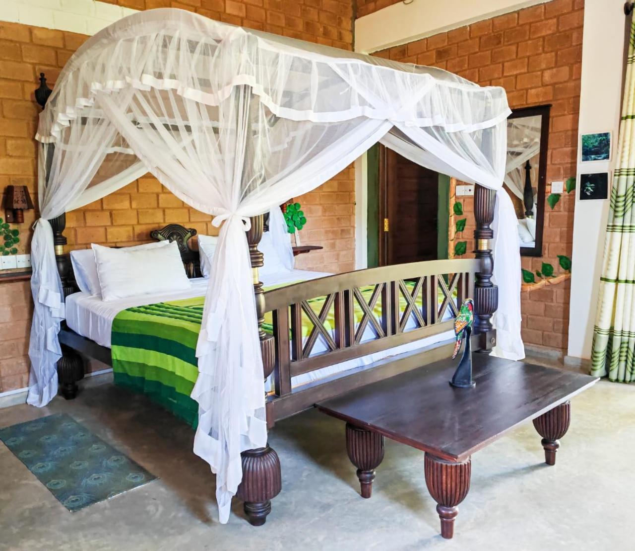טנגלה Villa Lyvie Ayurvedic Hotel מראה חיצוני תמונה